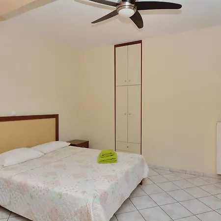 Lykithes Apartment *